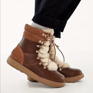 NWT UGG Viki Genuine Sheepskin Waterproof Boot